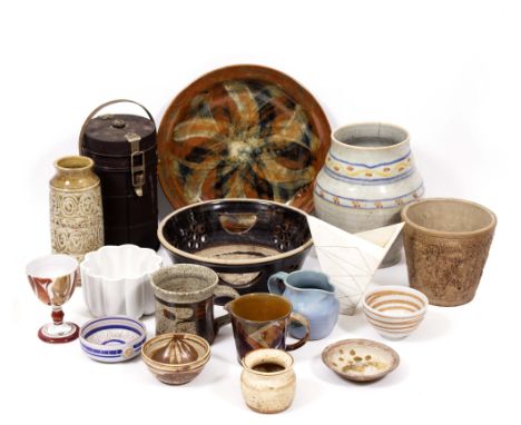 A COLLECTION OF POTTERY to include an Aldermaston goblet, 9cm diameter x 13cm high; a Shelley jelly mould etc Condition: The 