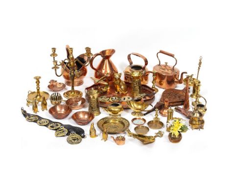 A COLLECTION OF 19TH CENTURY AND LATER METAL WARE to include copper kettles, a bell metal mortar, a gun powder flask etc Cond