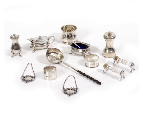 A QUANTITY OF SILVER AND WHITE METAL ITEMS TO INCLUDE condiment pots, napkin rings, a white metal toddy ladle with turned wha