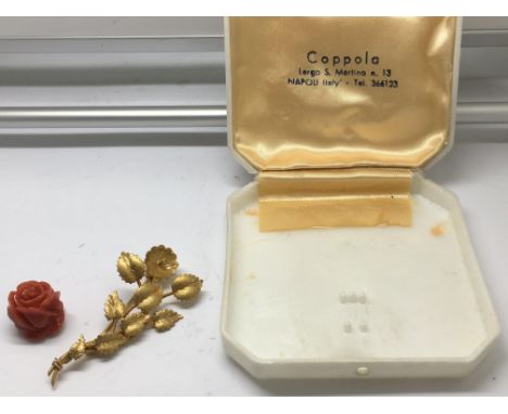 A vintage gold rose brooch marked 750, in Italian  box  marked 'Coppola', a/f