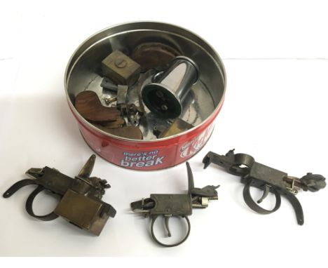 A Dunhill Tinder Pistol lighter plus various others for spares