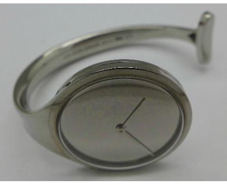 A lady's stainless steel Georg Jensen Torun 226 pattern bangle wristwatch, boxed, working. Case diameter 33mm