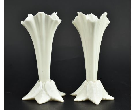 A pair of vintage 20th century Royal Worcester English fine bone china porcelain decorative cabinet vases. Each vase of natur