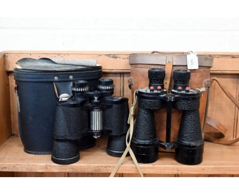 A vintage pair of military OS735 GA Bino Prism No 5 Mk IV x7 binoculars, the right optic scaled with graticules, in leather c