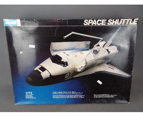 Revell - all plastic model kit of a Space Shuttle, model No. 4733, 1:72 scale, mint in factory sealed transparent packaging i