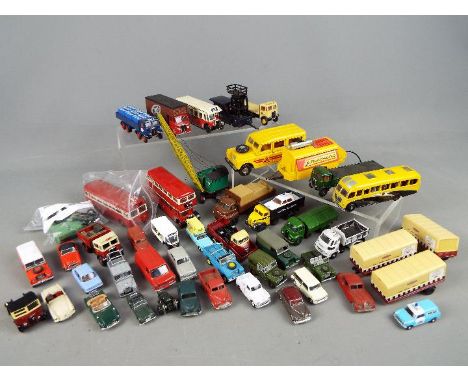 Oxford Diecast, EFE, Base Toys, Matchbox, and others - Approximately 40 unboxed diecast model vehicles in various scales. Lot