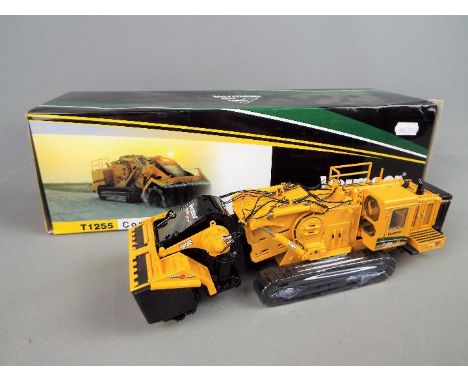 TWH Collectibles - A boxed diecast 1:50 scale TWH Vermeer T1255 Commander 3 Tractor with Terrain Leveller Attachment. The mod