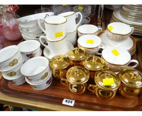Parcel of mixed tea & coffeeware including Wedgwood, Royal Worcester Evesham Gold etc