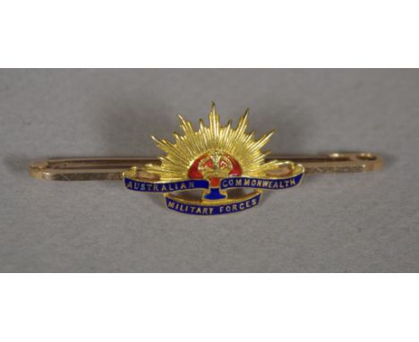 Australian Commonwealth Military Forces tie pin with 15ct gold clasp back (marked 15CT), 5.1cm wide