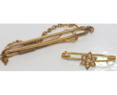 Vintage 18ct yellow gold brooch with seed pearls weight: approx 1.8 grams together with a gold filled tie pin