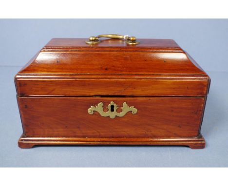 Mid Georgian walnut tea caddy with small bracket feet, brass escutcheon & handle & 3 section interior, 26cm x 12.5cm, 14cm hi