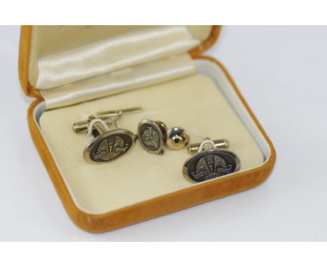 Boxed silver Perfection Sydney cufflinks & tie pin