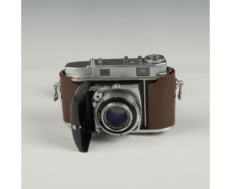 Kodak Retina IIc Type 020 folding rangefinder camera with Schneider-Kreuznach Retina-Xenon C f:2.8/50mm lens. Uses 35mm film.