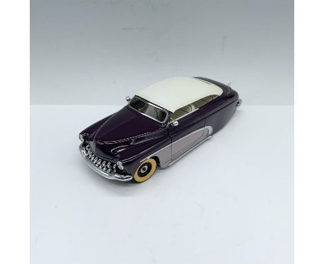 A strikingÂ&nbsp;Danbury Mint die-cast replicaÂ&nbsp;of the iconic 1950 Mercury Custom Convertible, finished in an eye-catchi