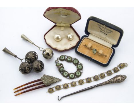 A collection of jewellery, including a 9ct gold bar brooch with light green stone, several pairs of earrings, two pretty brac