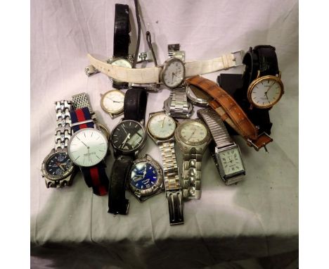 Mixed wristwatches including a digital Casio. UK P&amp;P Group 2 (£20+VAT for the first lot and £4+VAT for subsequent lots) 