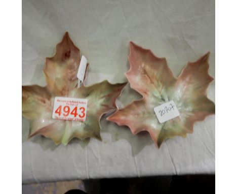 Pair of Royal Worcester pin dishes, in the form of maple leaves, D: 13.5cm. No issues noted, both in good order. UK P&amp;P G