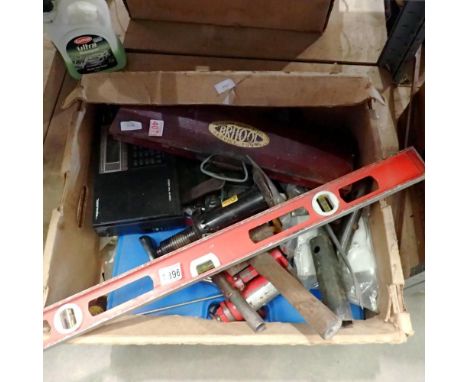 Mixed tools to include jacks, Britools case and a radio. Not available for in-house P&amp;P