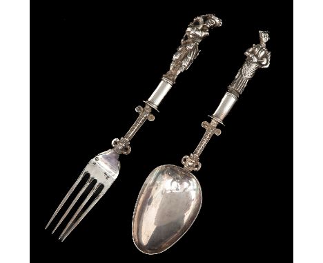 Consisting of silver fork and spoon length 22 cm.