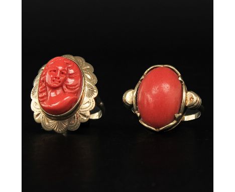 Consisting of 2 pieces 14KG rings with red coral ring size 20 and 17