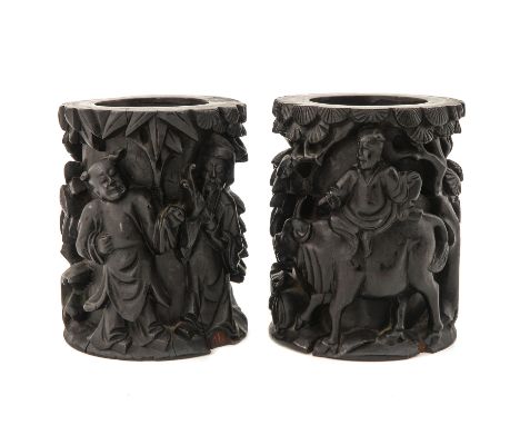 Depicting Chinese figures, 19 cm. tall. 