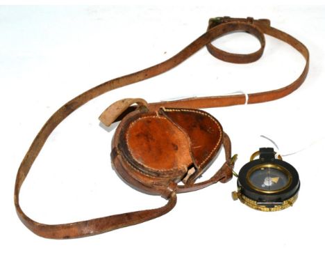 A World War I British officers compass in leather case (a.f.)
