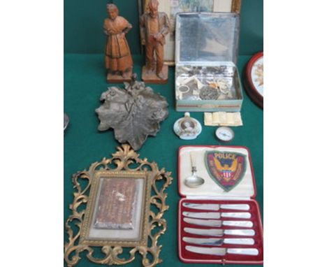 SUNDRY LOT INCLUDING IVORY BRACELET, POCKET COMPASS, CASED HARRODS KNIVES, TREEN FIGURES, BLOTTER, BRASS PHOTO FRAME, ETC. 