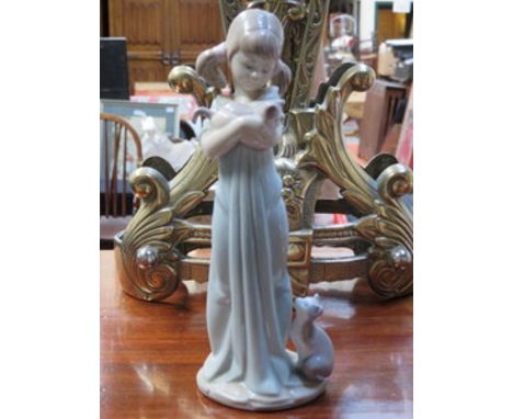 LLADRO GLAZED CERAMIC FIGURE OF A GIRL WITH CATS, APPROXIMATELY 21cm HIGH 