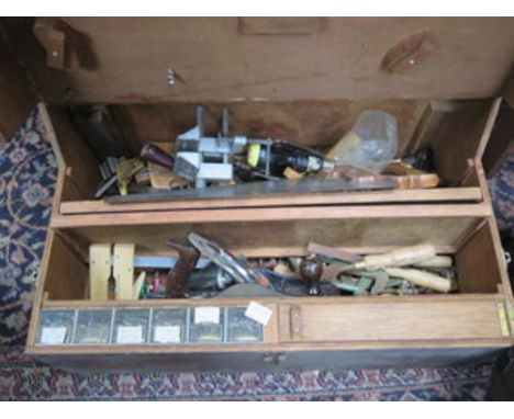 VINTAGE HANDMADE TOOL CHEST CONTAINING VARIOUS TOOLS INCLUDING STANLEY PLANE, ROUTER, ETC. 