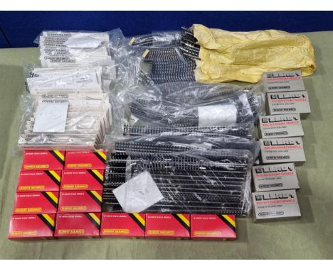 A box of Hornby 00 gauge Set Track including 3x R614 Diamond Crossovers, 3x R615 Diamond Crossovers, 4x R632 Y-Points, 12x R6