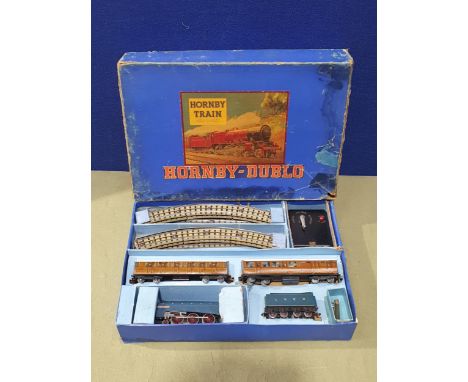 A very rare Hornby Dublo EDP1 Royal Scot boxed 'Sir Nigel Gresley' Set, contents generally Ex, locomotive is the correct earl