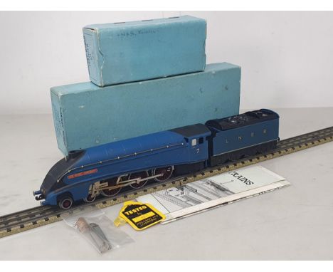 A boxed Hornby Dublo EDL1 'Sir Nigel Gresley', M, showing no signs of use to wheels or pick-ups, tender in similar condition.