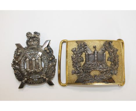 K O S BORDERERS OFFICERS BADGE & BELT BUCKLE. A Kings Own Scottish Borderers Silver coloured metal badge with Victorian Crown