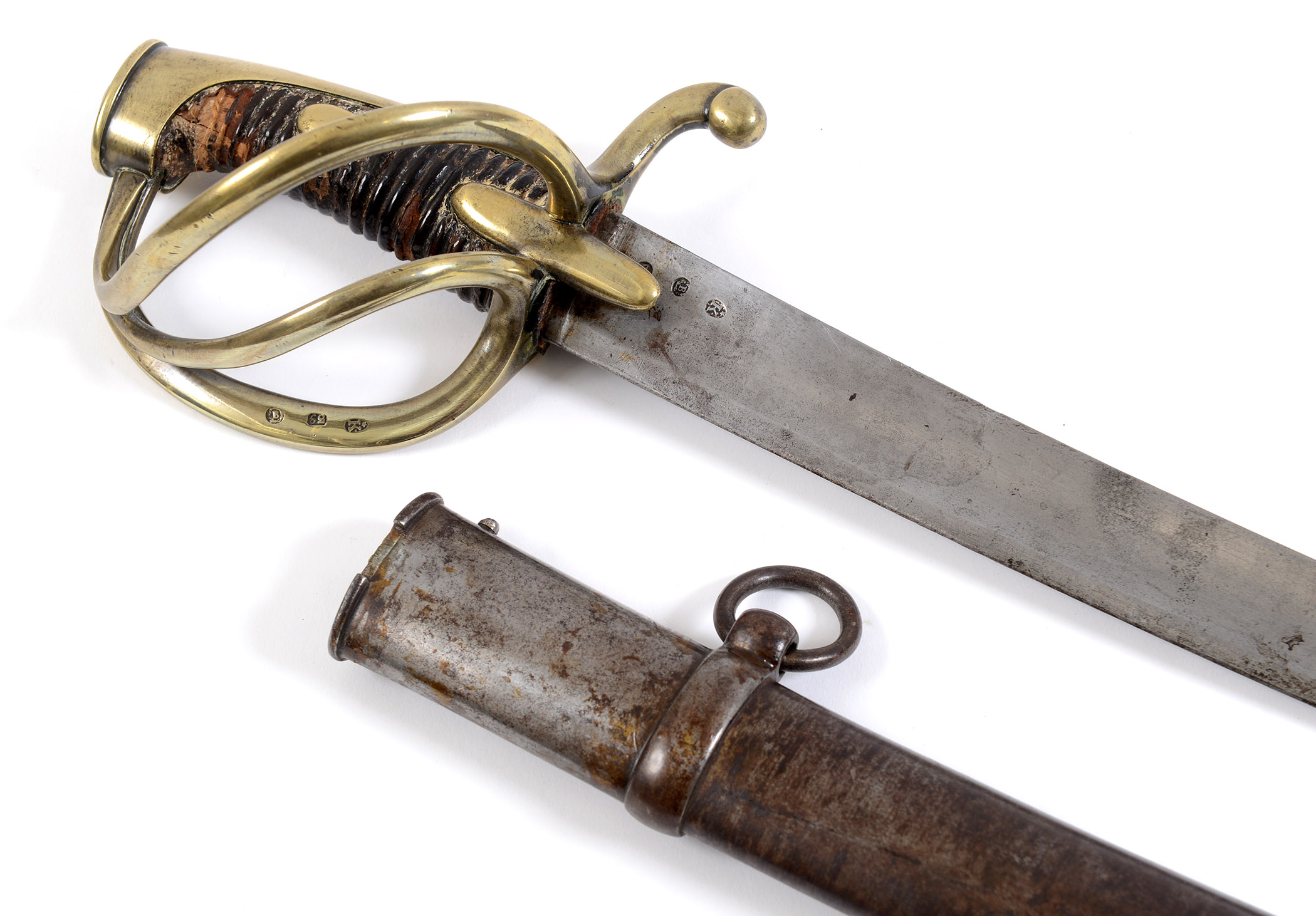 A FRENCH LIGHT CAVALRY SWORD. A French Light Cavalry sabre dated June