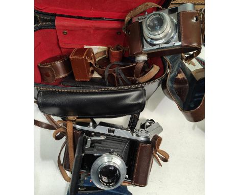 Two vintage&nbsp;Voigtländer cameras and accessories 