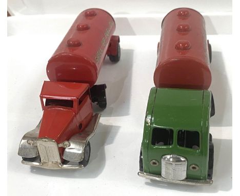 Tri-ang Minic Toys: Two post war mechanical horses with petrol tanker trailers, two short bonnet red cab and green cab with S