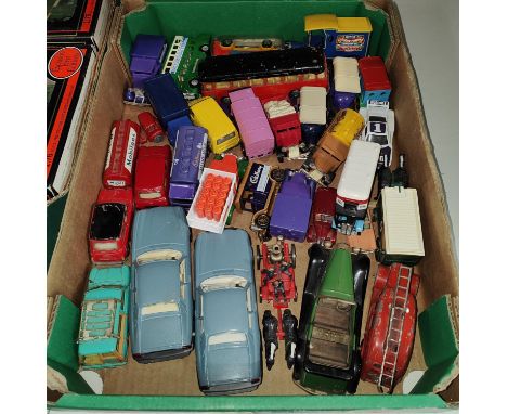 Twenty eight approx. vintage and modern diecast vehicles, unboxed 