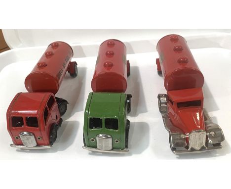 Tri-ang Minic Toys: Three post war mechanical horses with oil tanker trailers, two short bonnet red cab and green cab with SH