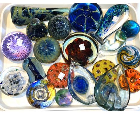 A basket of paperweights including Mdina, Caithness etc 