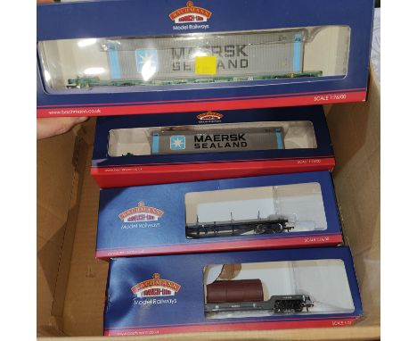A LMS Duchess of Sutherland 00 loco and trailer 6233; 4 Bachmann 00 items in original boxes, 4 container trucks 