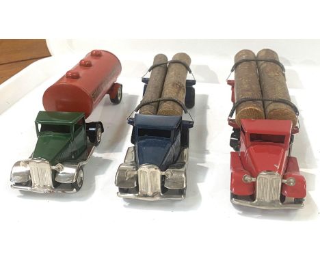 Tri-ang Minic Toys: Three post war clockwork tinplate mechanical horses, one with green cab and red SHELL BP petrol tanker tr