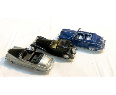 A Charlestown Collectables Limited Edition of 500, 1:18 scale model 1948 Chrysler New Yorker, box. A Solido Prestige diecast 