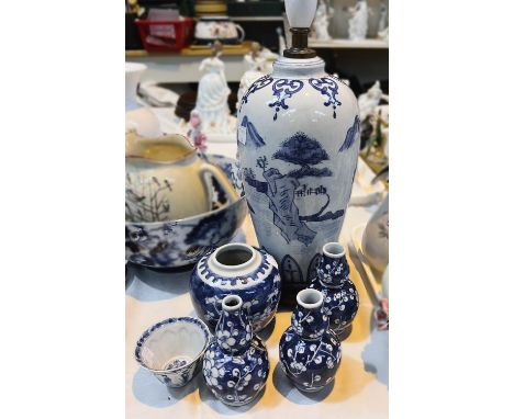 A modern Chinese blue and white baluster table lamp; 3 small Chinese blue and white double gourd shaped vases; a ginger jar a