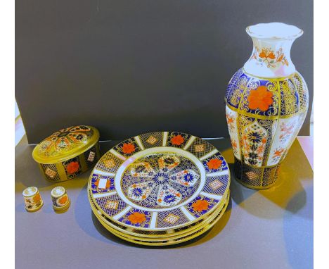 Two Royal Crown Derby Imari pattern plates, 14cm; 4 other&nbsp;Royal Crown Derby pieces:&nbsp; vase, height 19cm; oval trinke