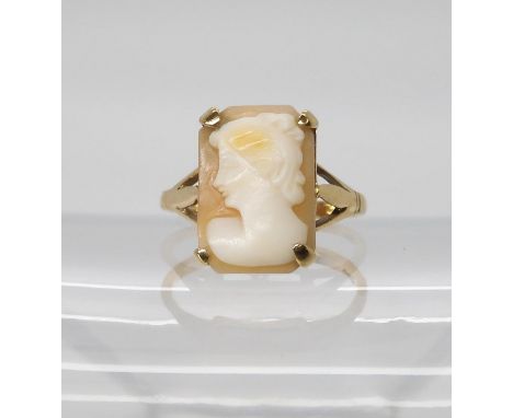 A 9ct gold cameo set ring, size K, weight 2.4gms Condition Report:Available upon request