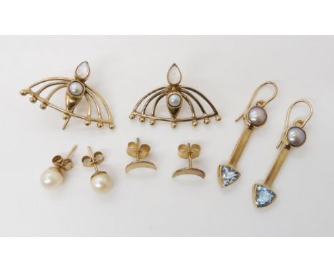 A collection of 9ct and yellow metal gem set earrings, to include pearl and aquamarine, weight combined 10.6gms Condition Rep