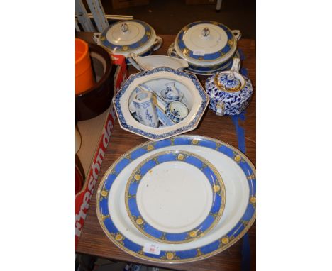 MIXED CERAMIC ITEMS INCLUDING DISHES BY MEAKIN IN THE BURLINGTON PATTERN AND A DERBY LILY TEA POT