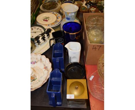 QUANTITY OF PUB JUGS AND CERAMIC VASES