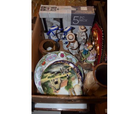 BOX CONTAINING CERAMIC ITEMS, MODELS OF BEARS AND COLLECTORS PLATES BY ROYAL GRAFTON