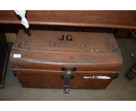 VINTAGE TIN TRUNK INITIALLED JG, 67CM WIDE